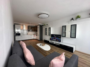 High rise cozy 2BRD flat